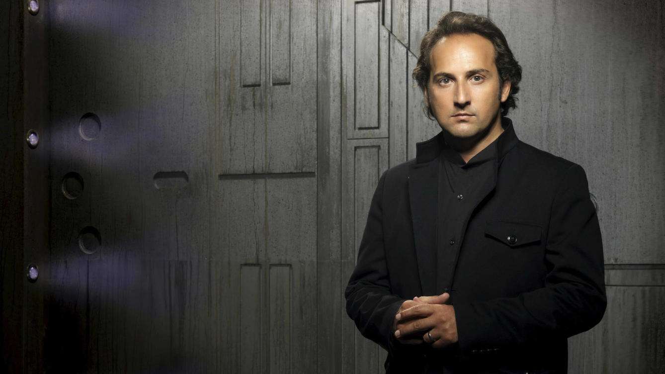 Iker Jiménez se convierte en Streamer de PES en Youtube con su serie Retrogamer