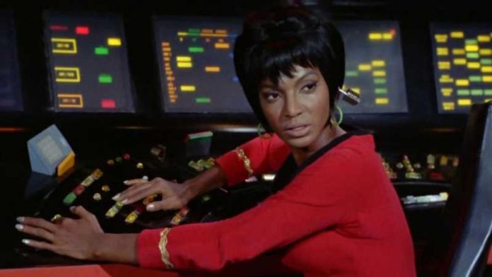 nichelle-nichols-como-nyota-uhura-en-star-trek Fallecimiento Michelle Nichols