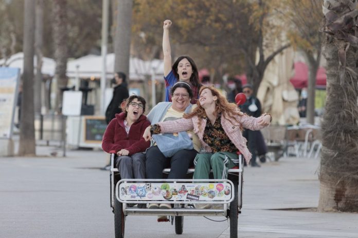 facil fecha Fácil tráiler