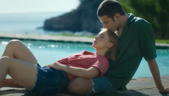 A través del Mar tráiler